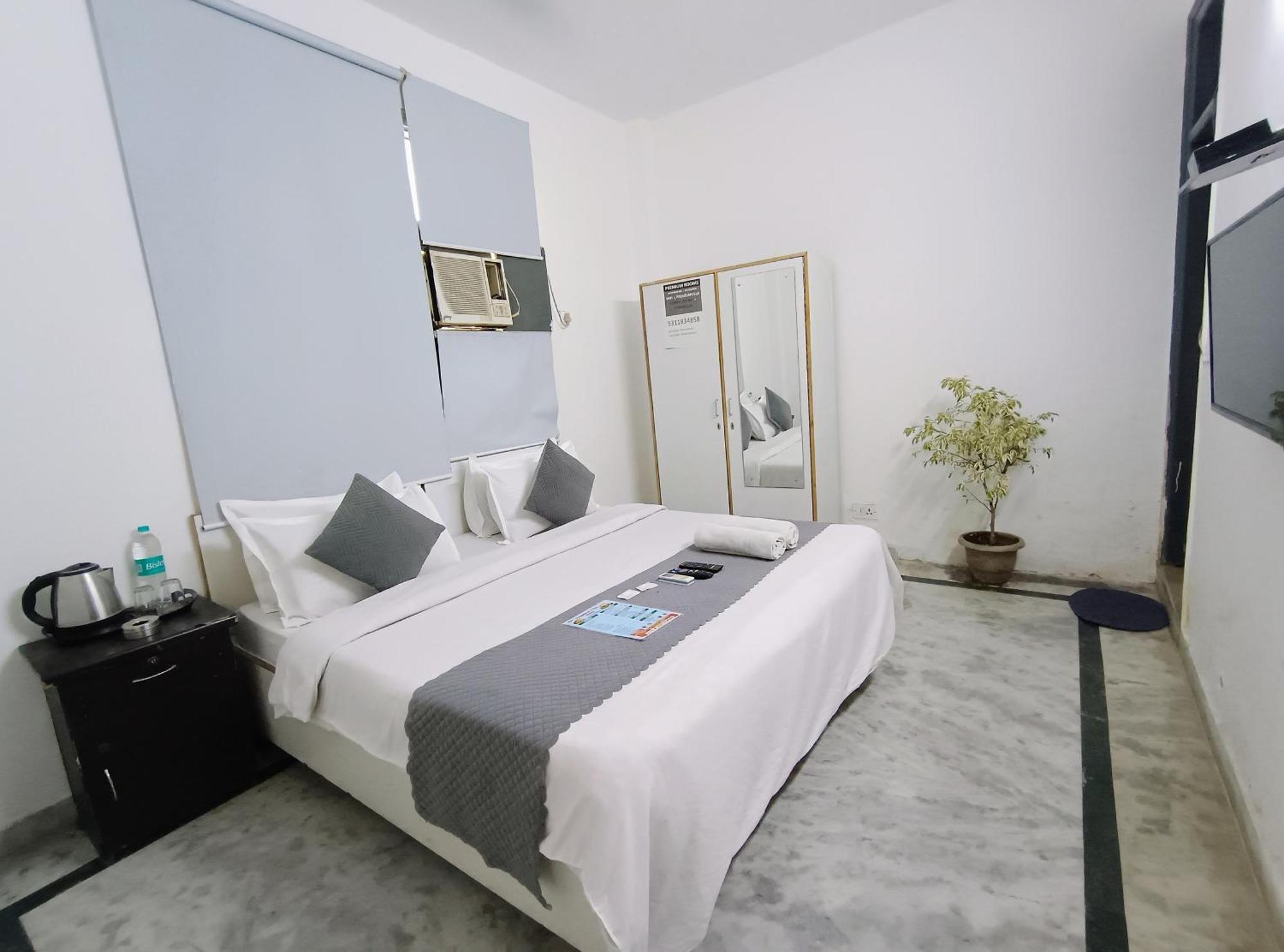 Hotel Hauz Khas Fort View 뉴델리 외부 사진