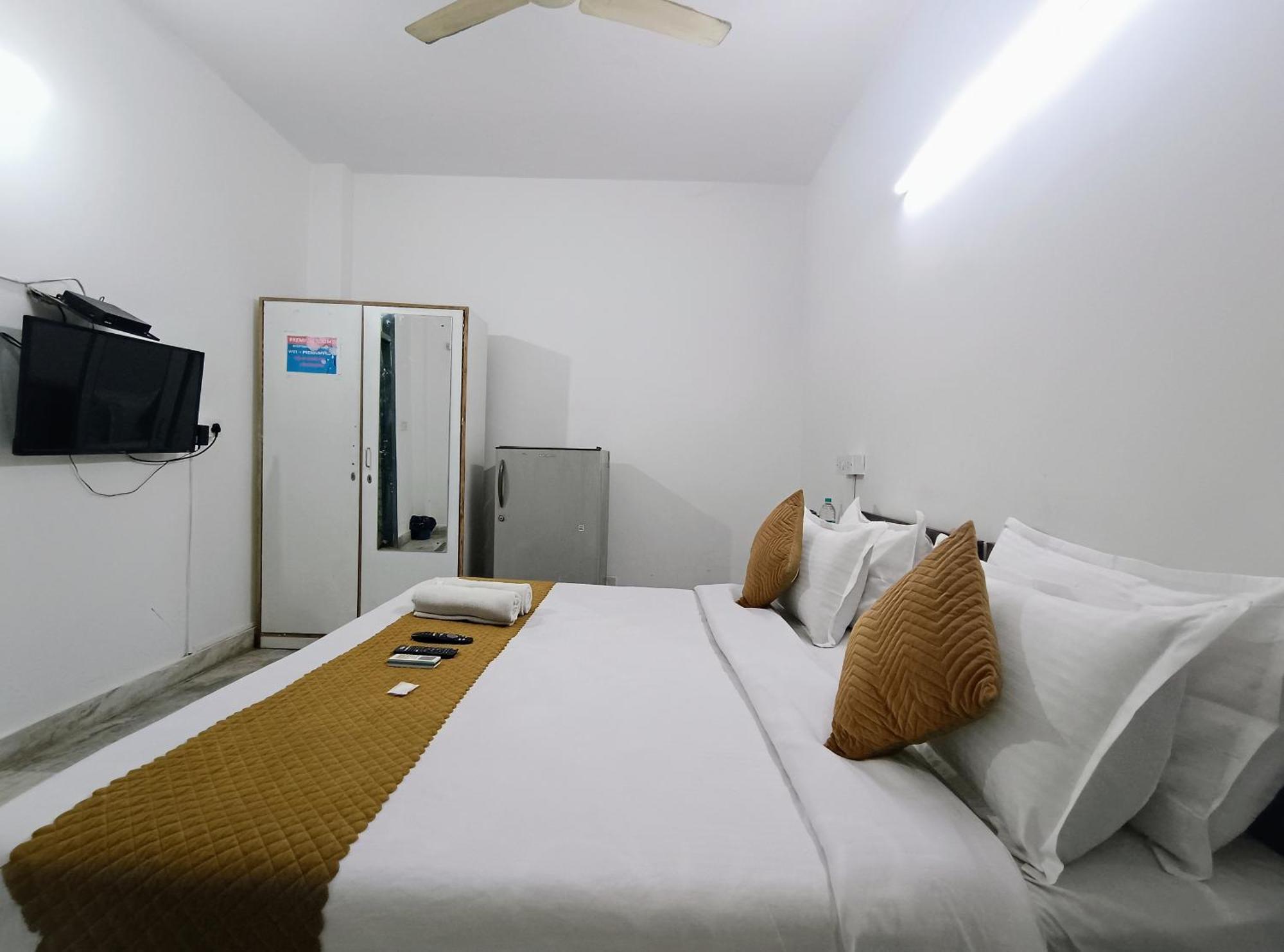 Hotel Hauz Khas Fort View 뉴델리 외부 사진