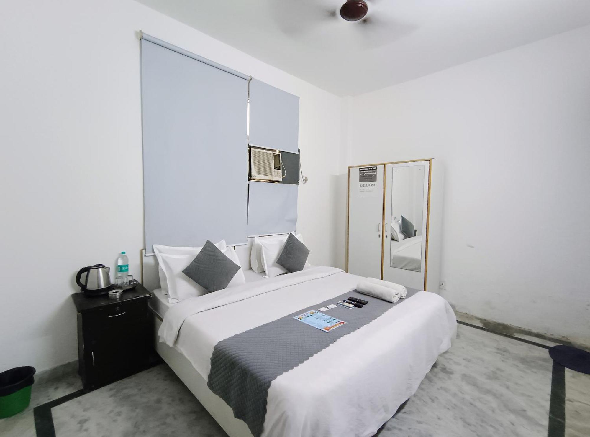 Hotel Hauz Khas Fort View 뉴델리 외부 사진