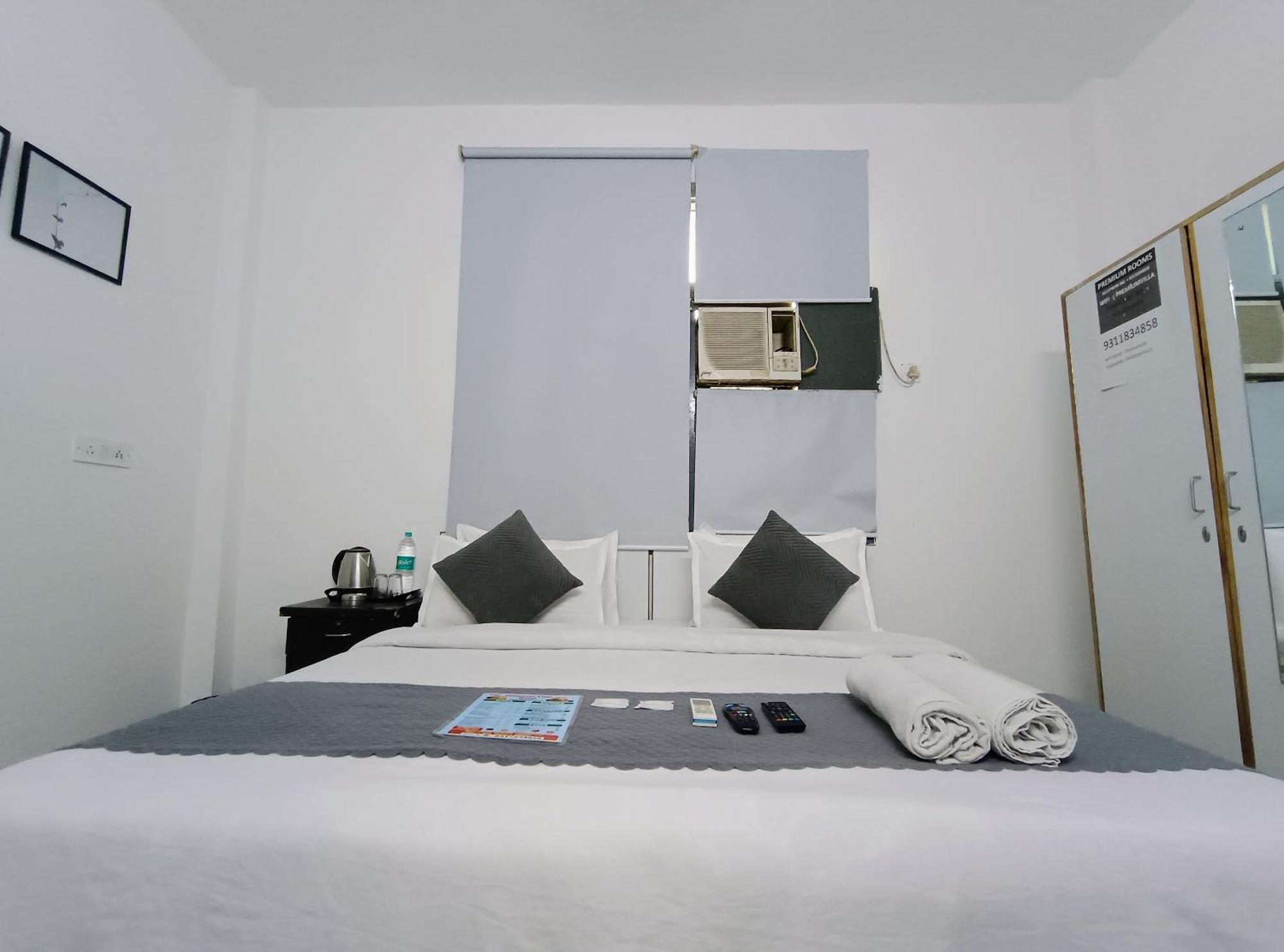 Hotel Hauz Khas Fort View 뉴델리 외부 사진