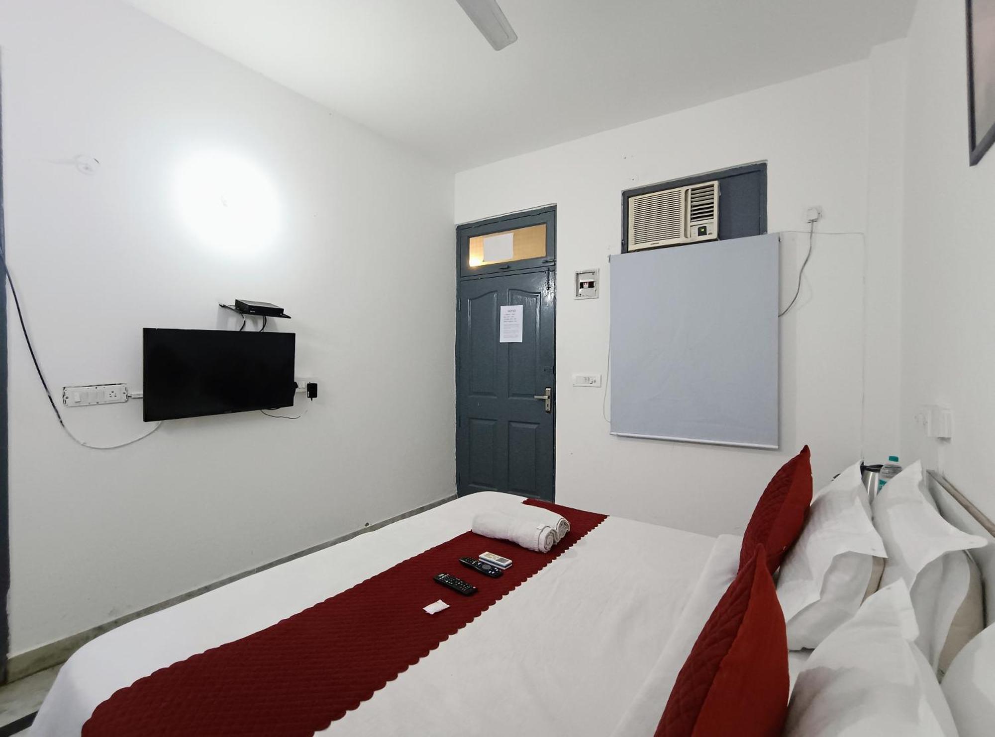Hotel Hauz Khas Fort View 뉴델리 외부 사진