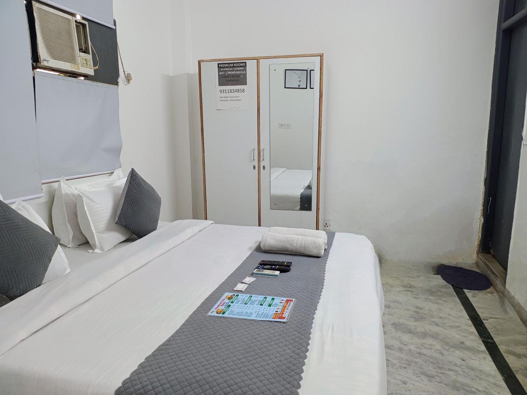 Hotel Hauz Khas Fort View 뉴델리 외부 사진