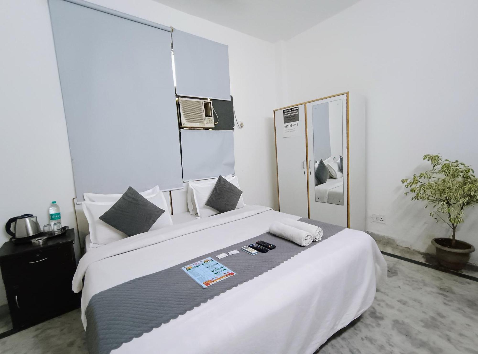 Hotel Hauz Khas Fort View 뉴델리 외부 사진