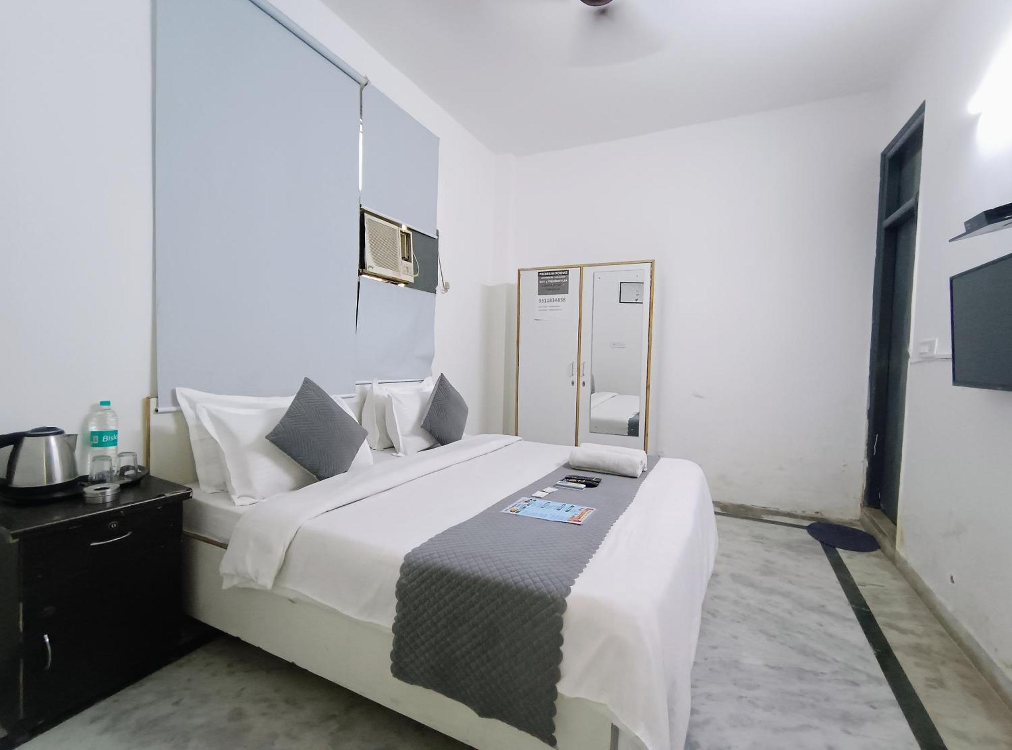 Hotel Hauz Khas Fort View 뉴델리 외부 사진