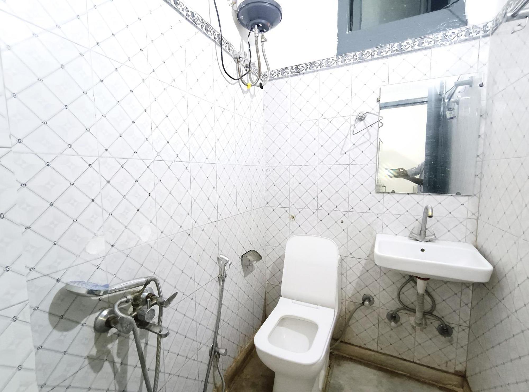 Hotel Hauz Khas Fort View 뉴델리 외부 사진